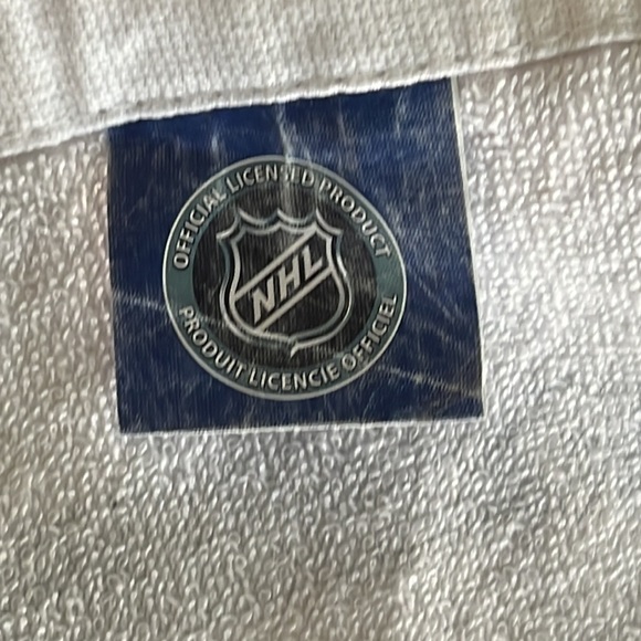 Official NHL Chicago Blackhawks Beach Towel (54x28) - Picture 7 of 7